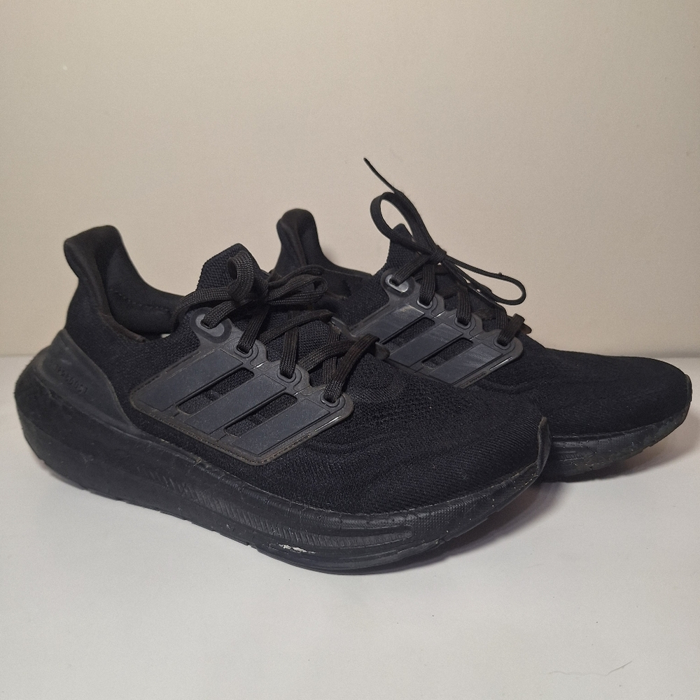 Adidas Ultraboost Light Women's Size 7 Running Shoes Triple Black GZ5166